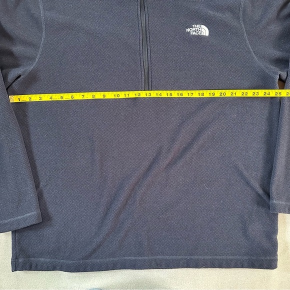 The North Face 1/2 Zip Mock Neck Fleece. Black. XXL. - Picture 4 of 8